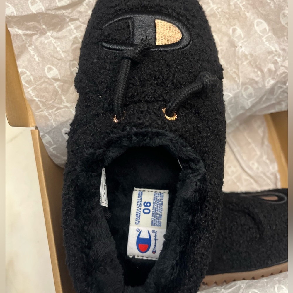 NIB Chamption Slippers Size 6